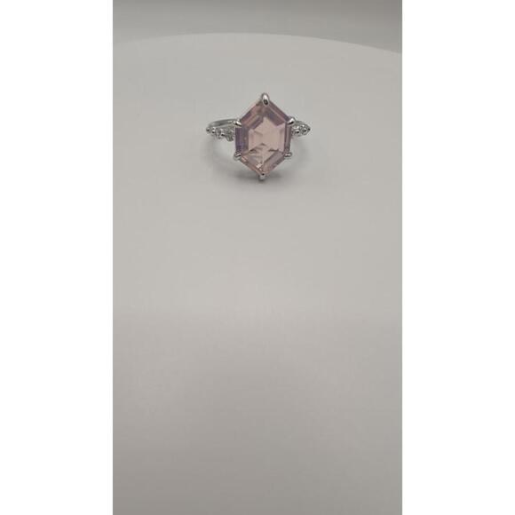 Silver Ring with Hexagonal Pink Gemstone and Decorative Side Stones Size 7 - Picture 2 of 8